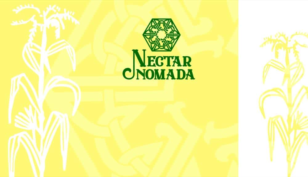 Amarillo. Matas de maíz en trazo blanco y el hexágono en verde.